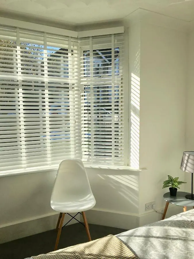Highfield University House By Your Stay Solutions Short Lets & Serviced Accommodation Southampton With Garden Holiday home